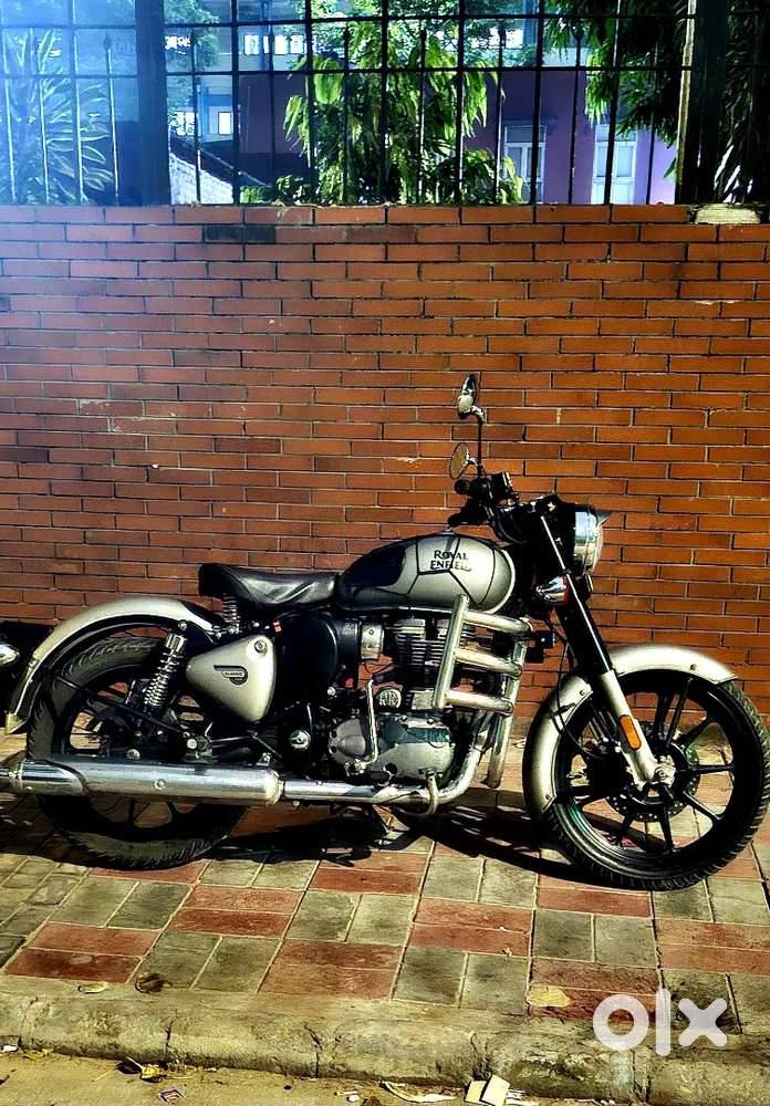 Classic 350 gun metal grey top model