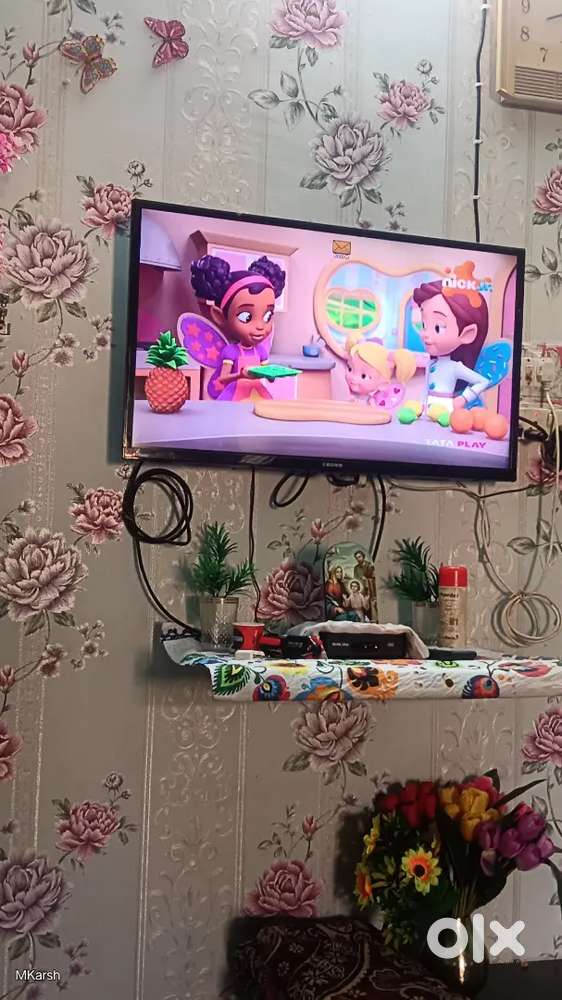 CROWN SMART TV 32 inch