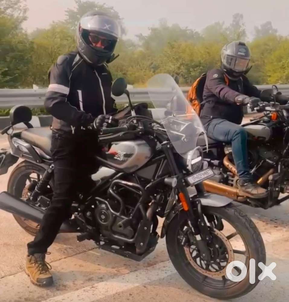 Excellent condition like new with accessories worth25 k fitted