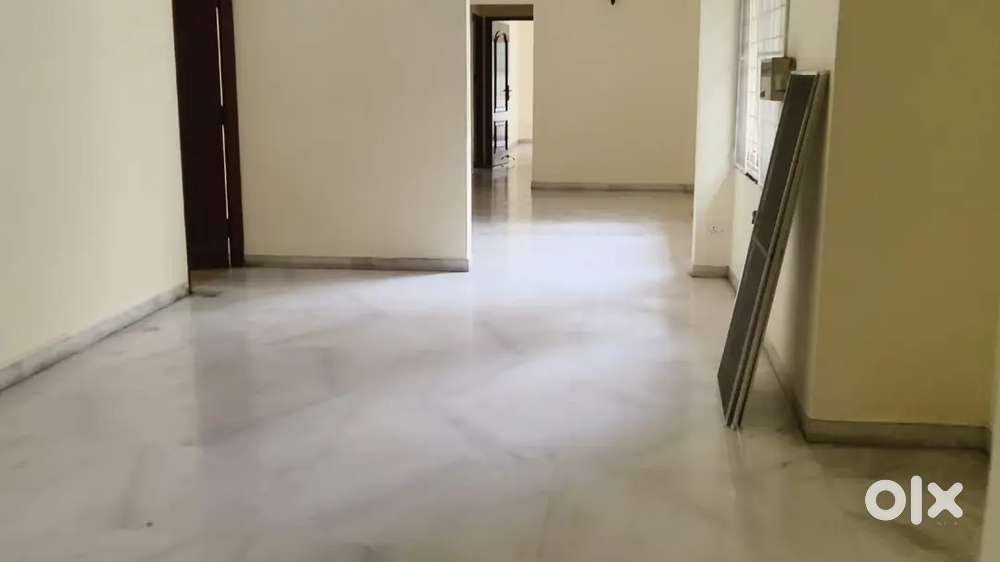 3 bedroom apartment for rent near Nelson Manickam Road