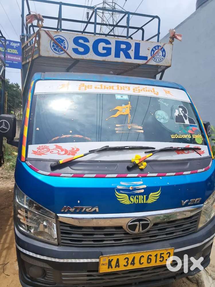 Tata intra v30 in good condition all documents running