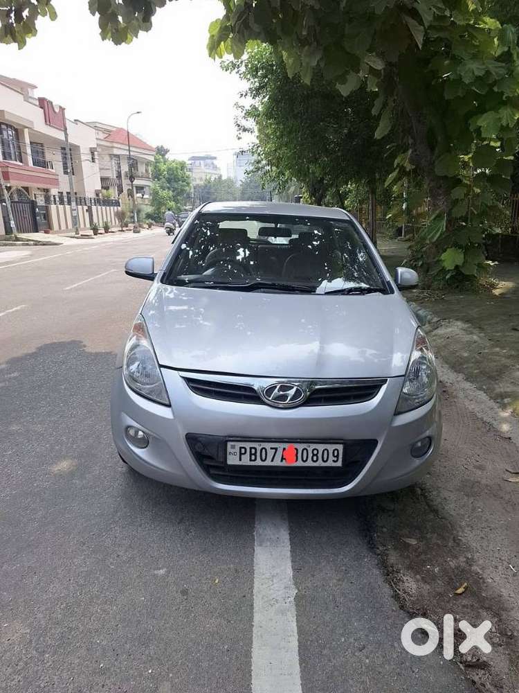 Hyundai i20 2010-2012 1.2 Asta with AVN, 2011, Diesel