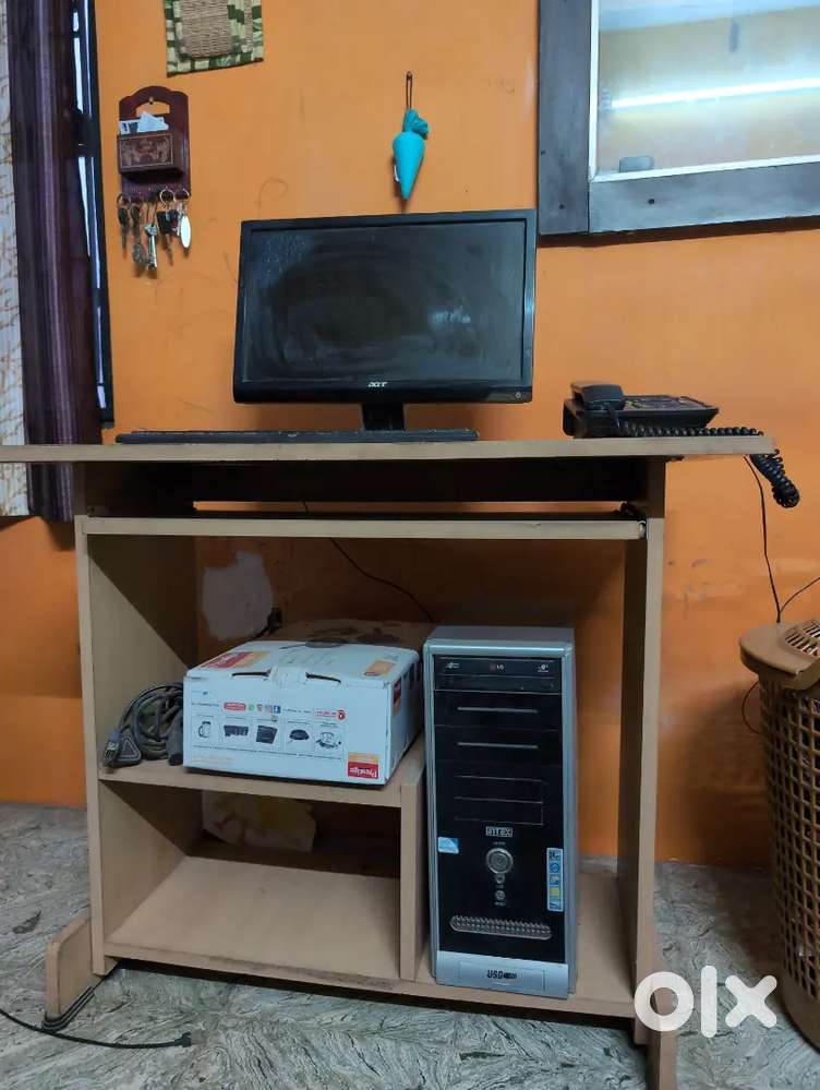 Desktop for sale