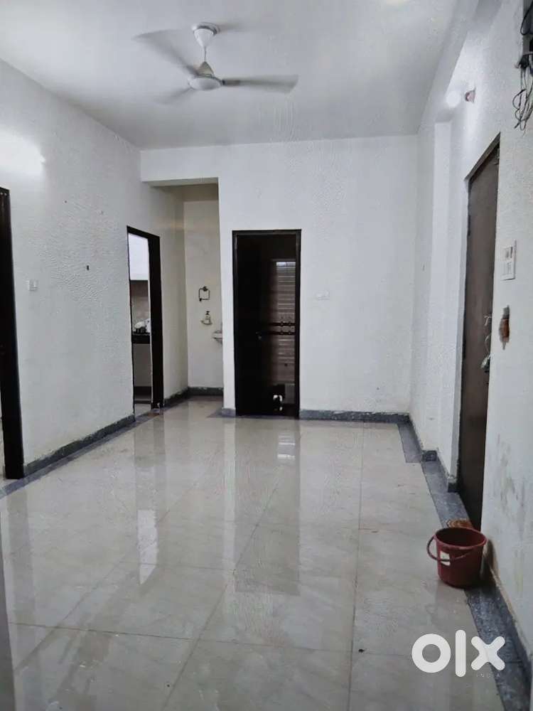 Single unit flat for sale 30 feet road