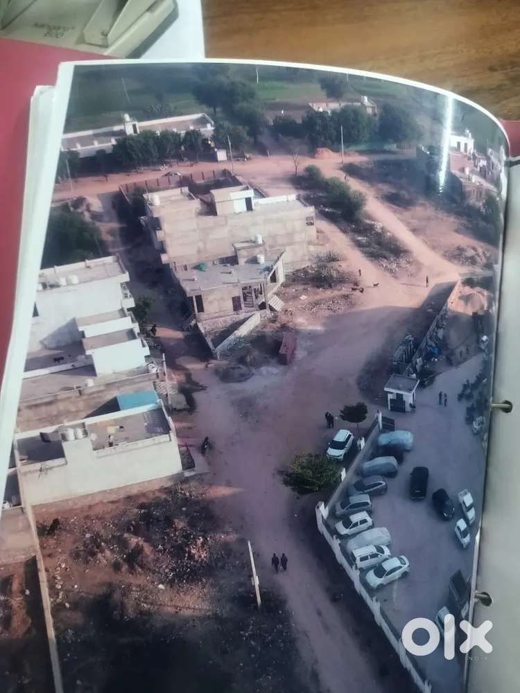 Corner 370 sq ft. 30 & 80 ft roads. JDA Patta. Best for shops