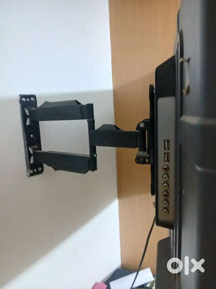 Kevin 40 led with wall stand no remote