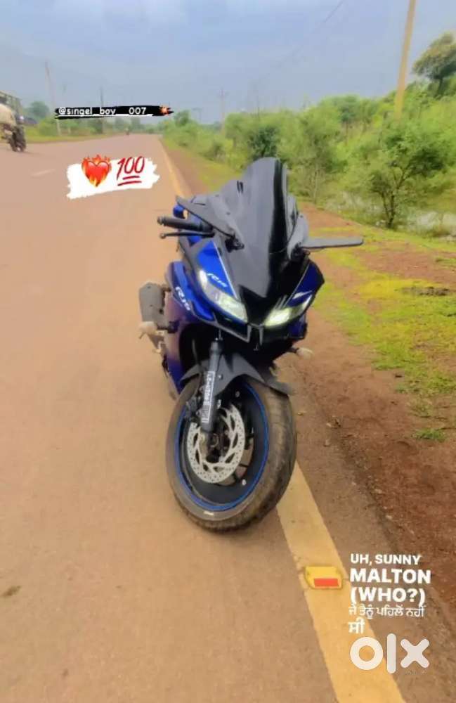 R15 v3 bike