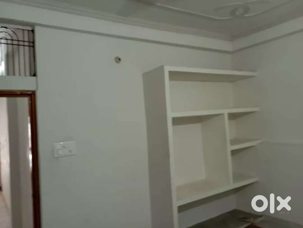 1 Big Bedroom + 1 Bathroom + Very Big Hall