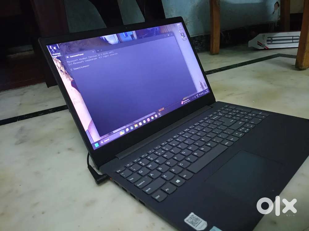 Lenova v15 laptop