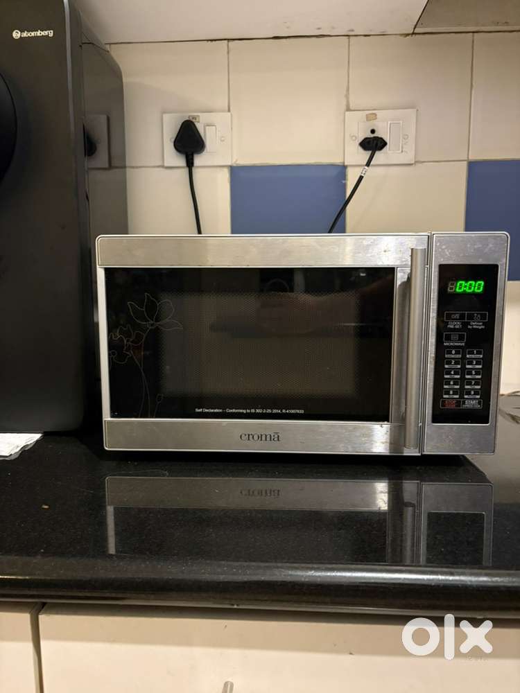 3yr old Croma 20L Solo Microwave Oven