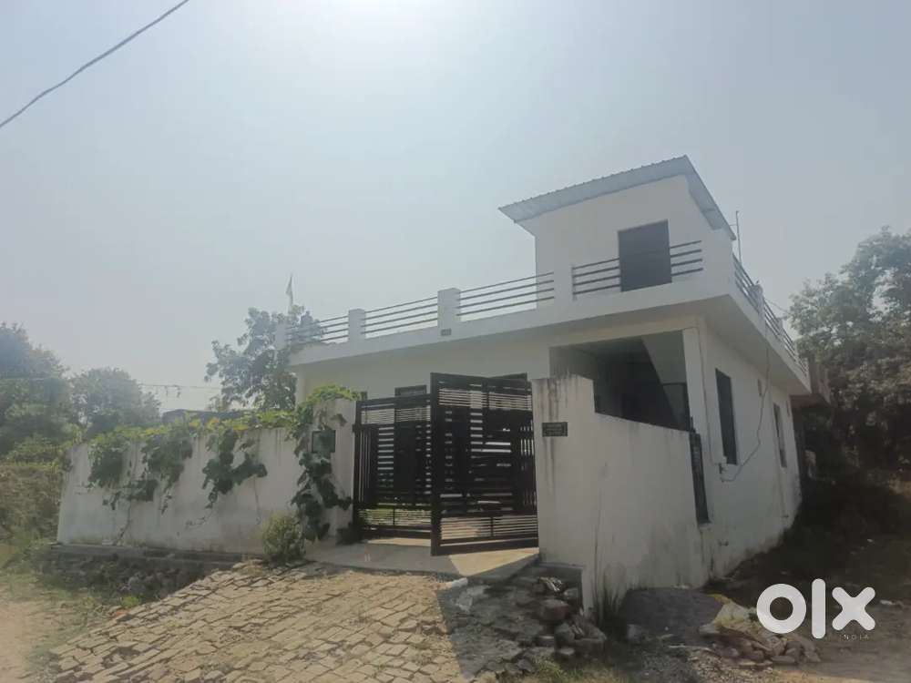 Corner House with 20ft front and 20ft side road