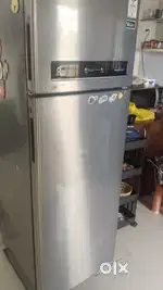 Whirlpool double door fridge