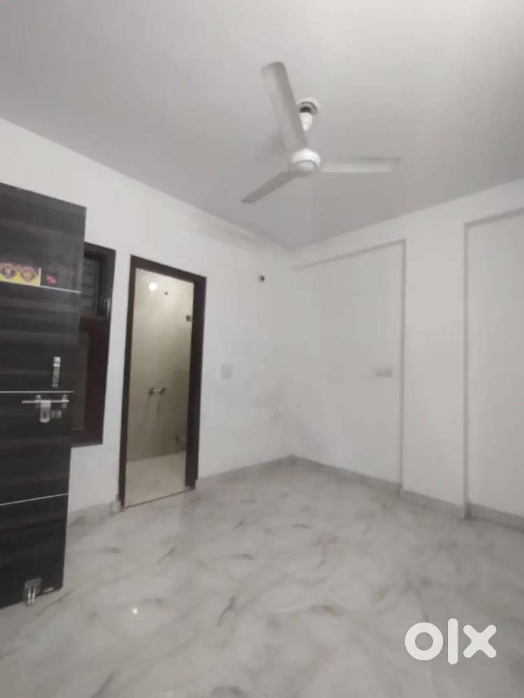 1bhk semi-furnished flat in hargovind enclave chattarpur