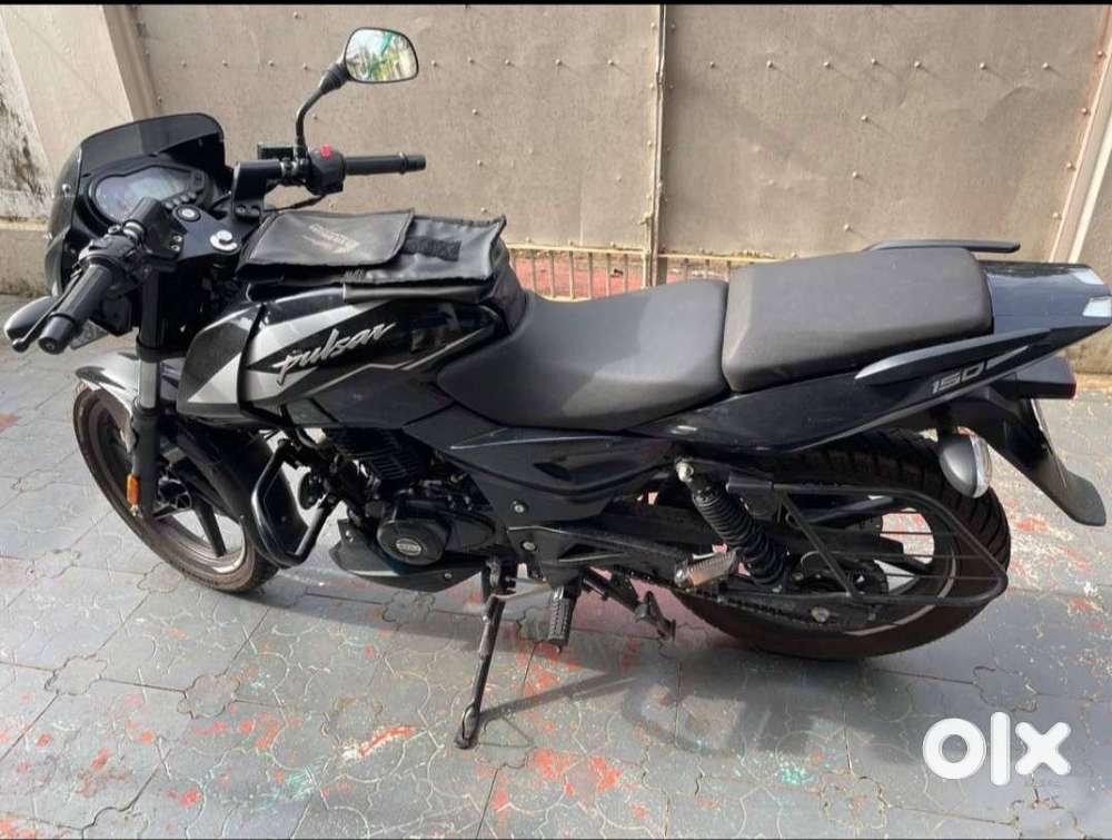 Pulsar 150 DTS-1 sports varient