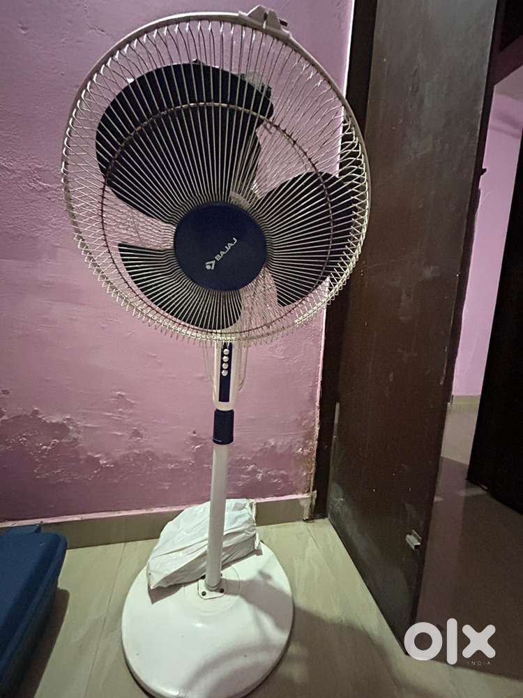 Bajaj pedal stand fan