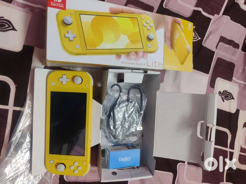 Nintendo switch lite 128gb  with 20 games.
