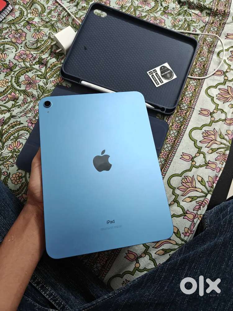 Ipad 10th gen wifi only with 256 gb storage, Only 4 month old.