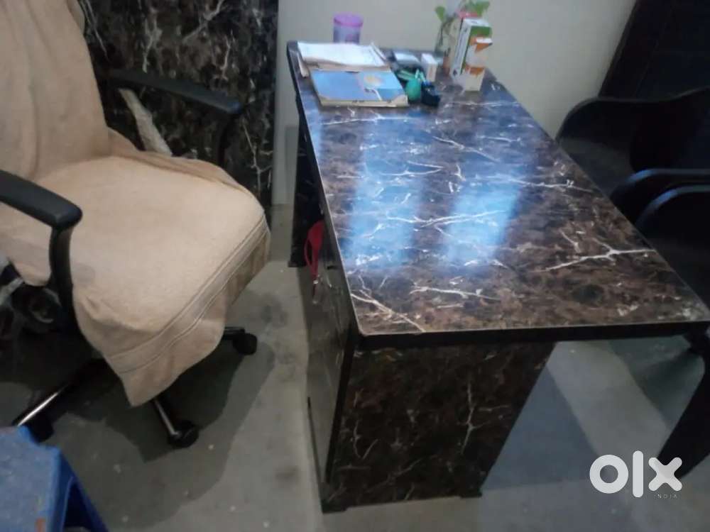Office furniture table and chair