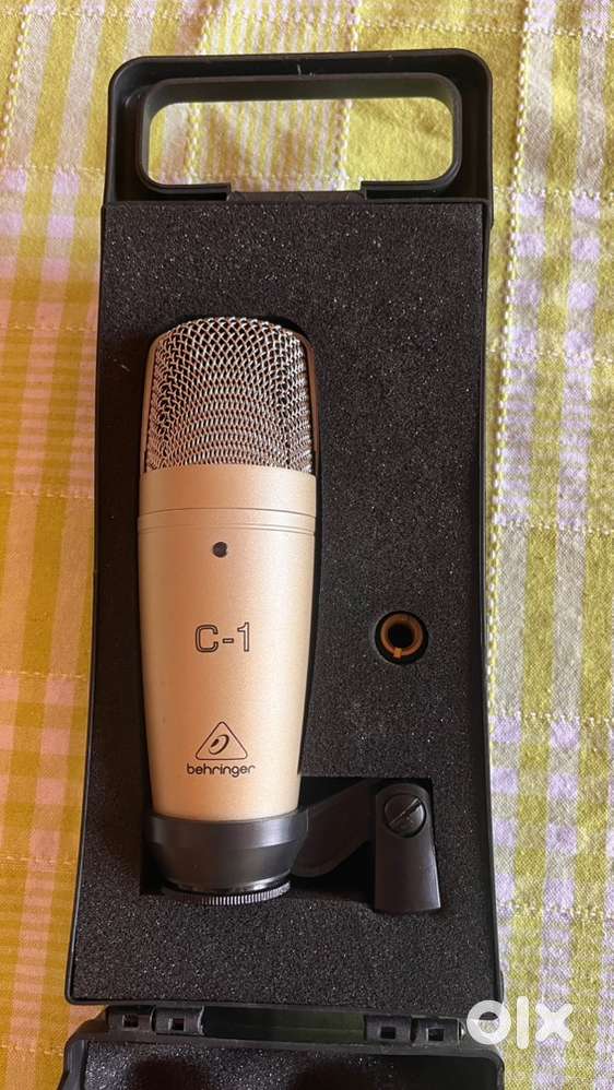 Behringer C-1 Studio XLR Condenser Unidirectional Microphone (Silver)
