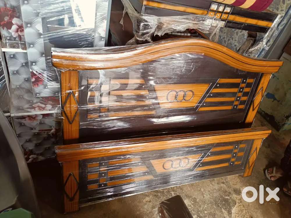 New work king size bed