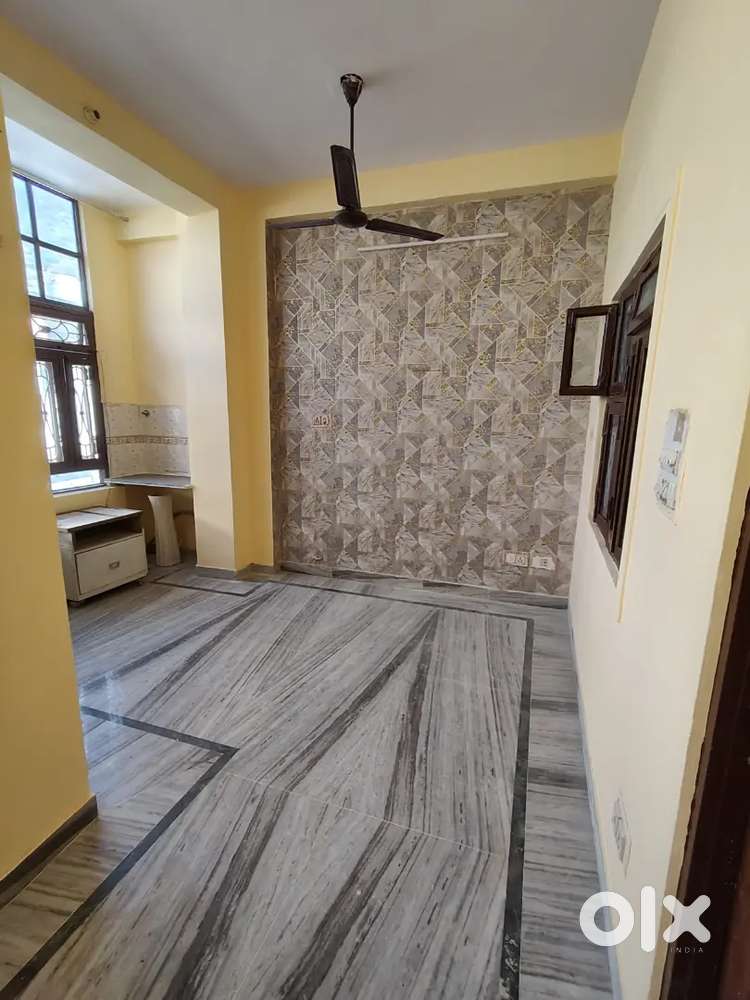 1 BHK semi-furnished room