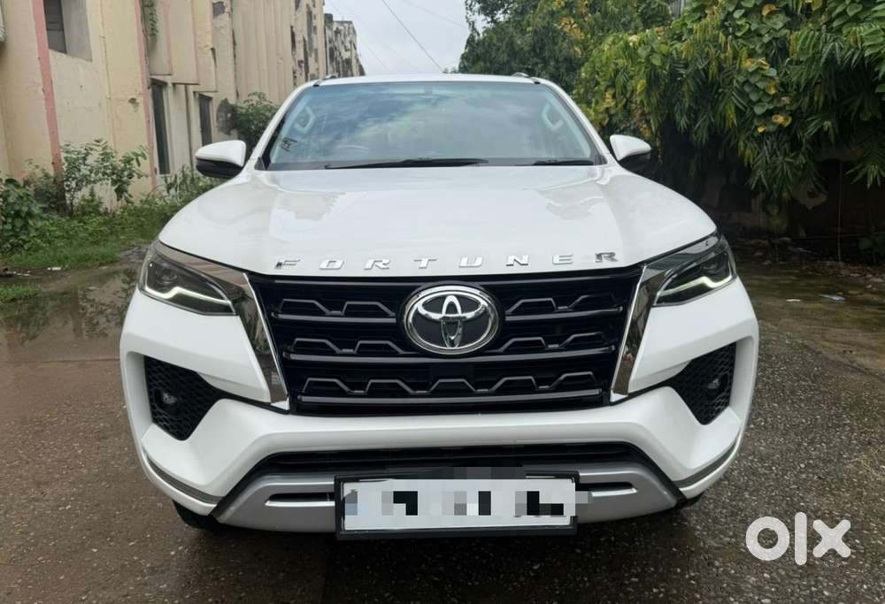 Toyota Fortuner 4X2 AT 2.7 Petrol, 2023, Petrol