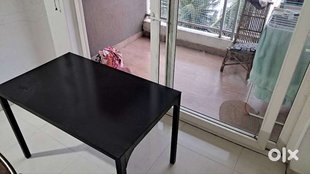 Dinning table 4 seater