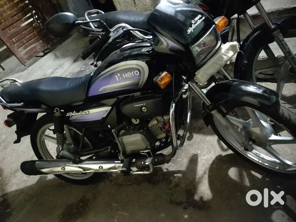 One hand use first owner cash ki gadi hai