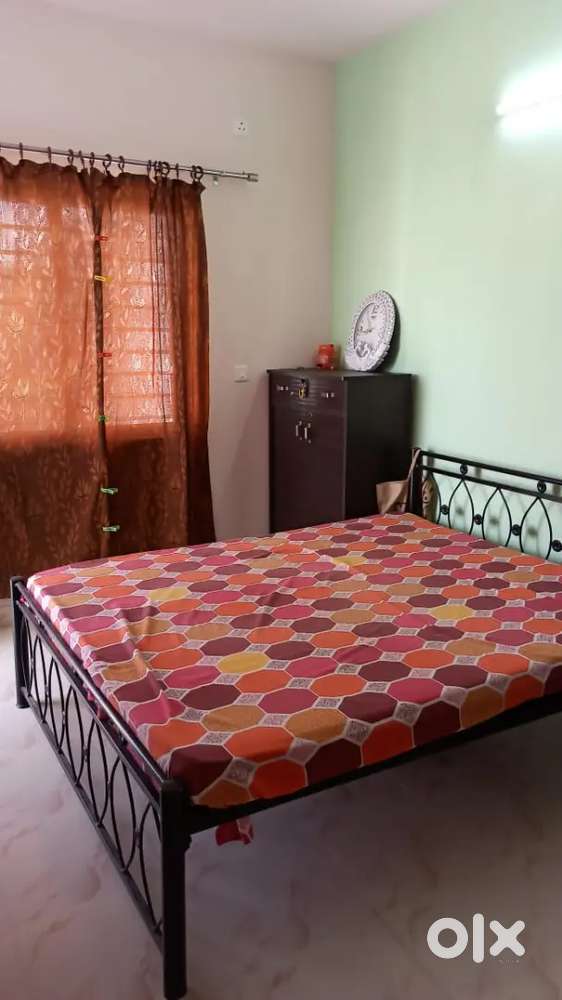 Fully furnished flat available for rent required female flatmate