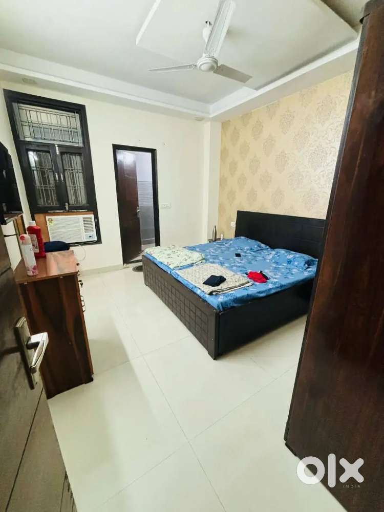 2bhk builder floor in saket