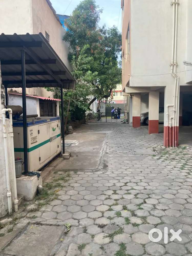 Apartment located in railway station