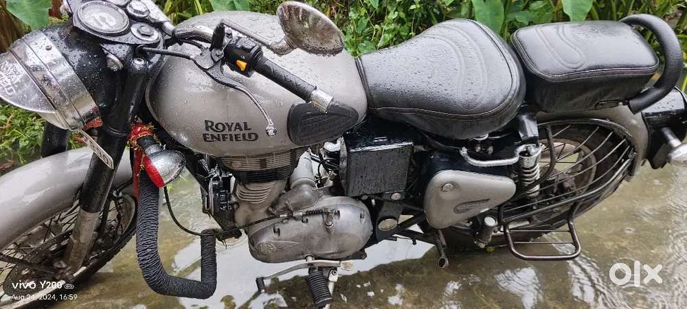 Mint condition classic 350 gun metal grey