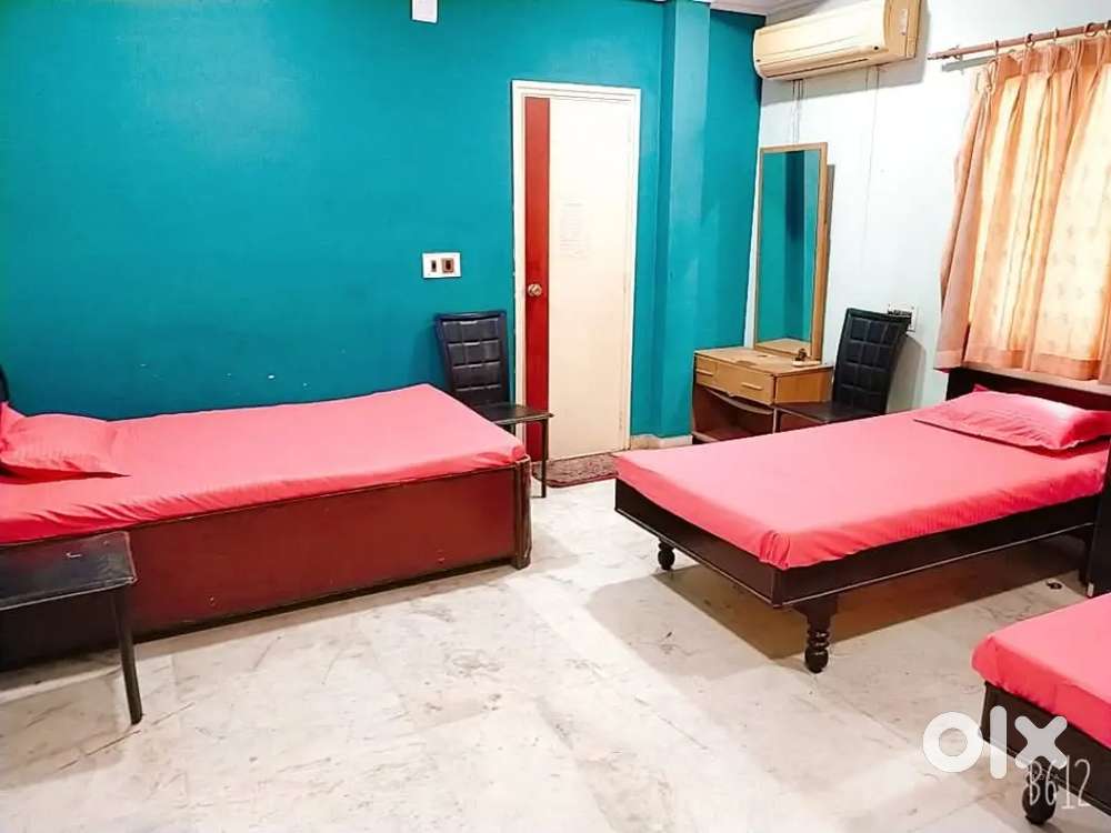 AC NON AC PG AVAILABLE At location New vip road