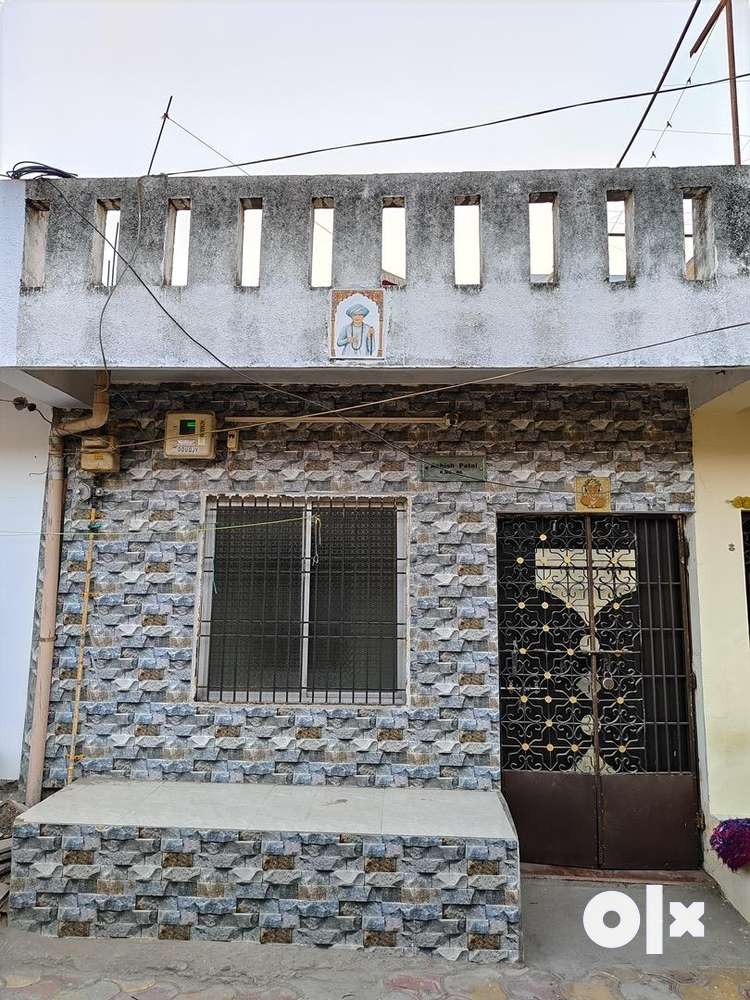 Very well maintained house ready to move