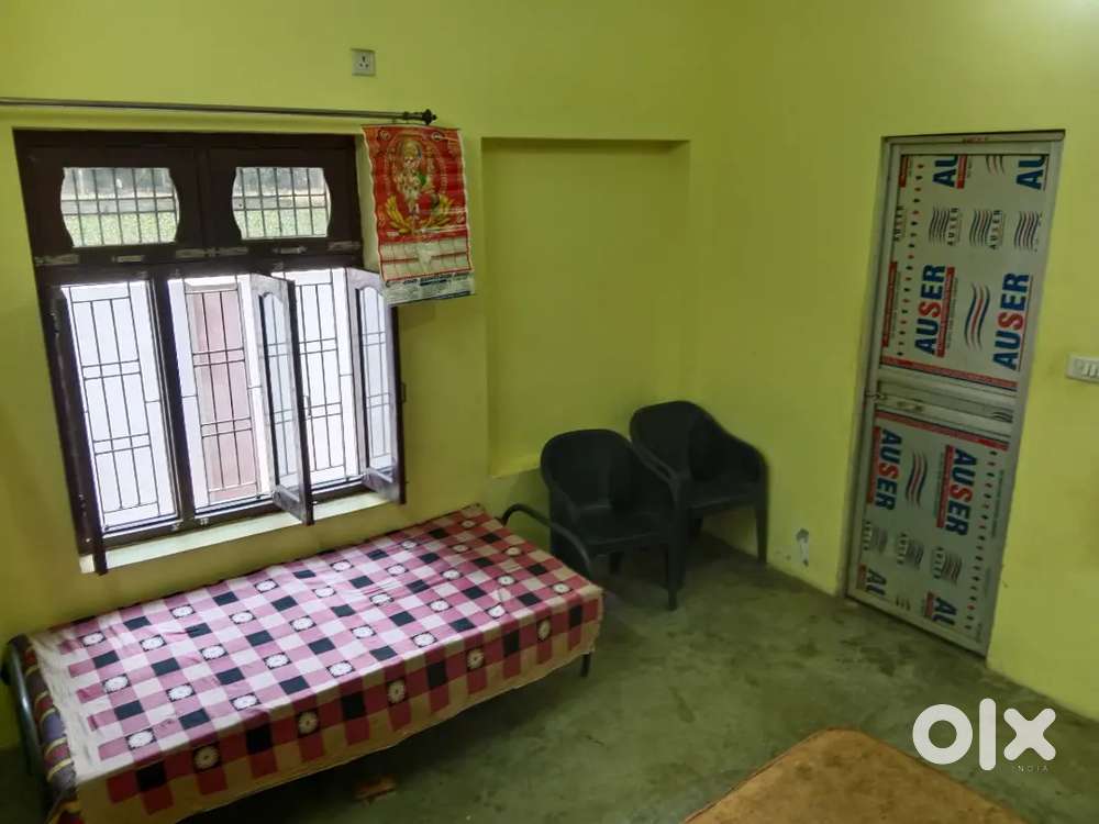 One room set for rent