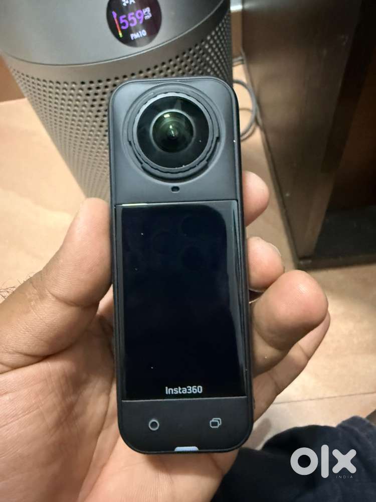 Insta360 x5 full kit 4months old with bill fixed price