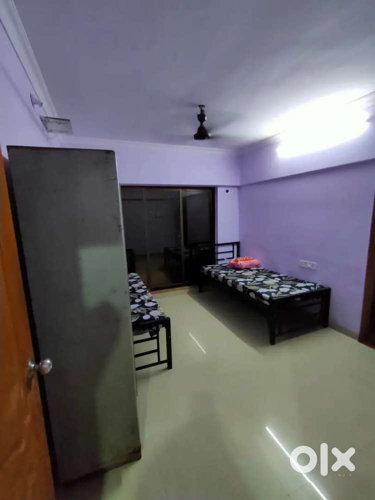 Boys pg Vile Parle West near railway station 2 min walking