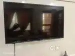 LED TV 33.5 INCH WITH 4K SMART SET UP BOX , WIFI