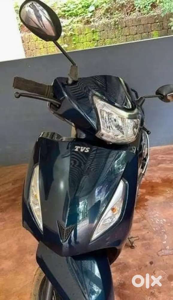 Top Model Scooty Hai Grand Edition