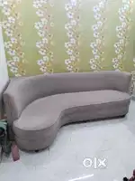 “Stylish Comfortable Couch – Good Condition – ₹7000 Only”