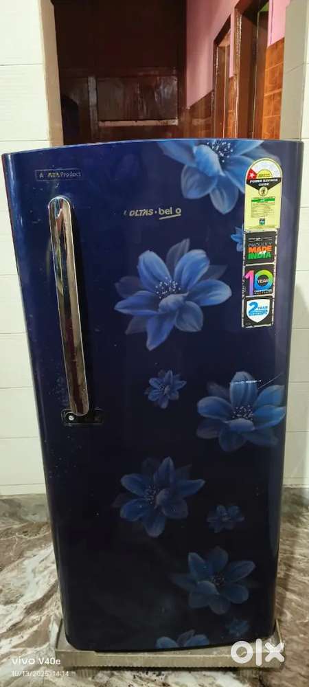 VOLTAS  200 LT
