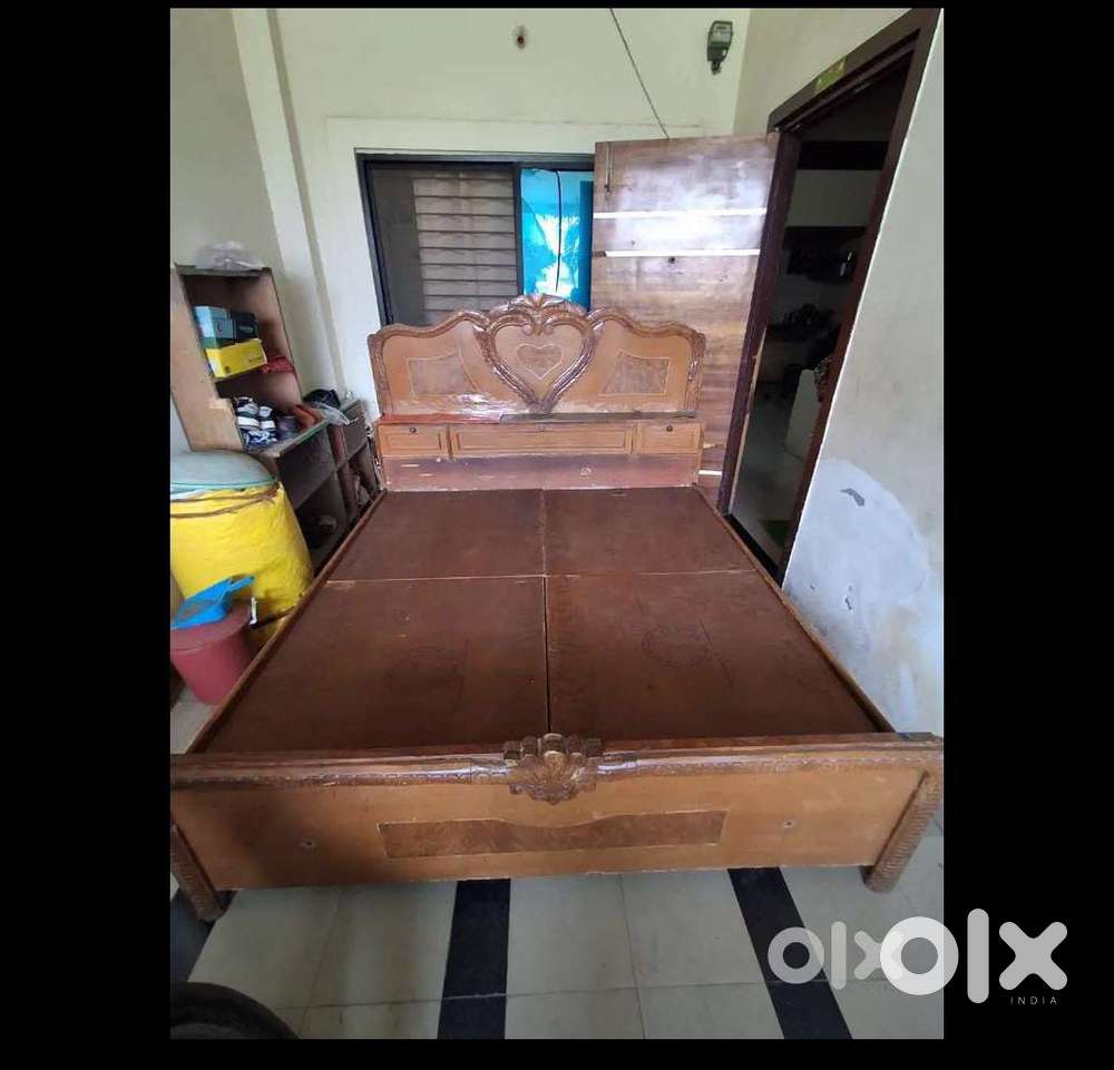 King size Bed heavy ply good condition