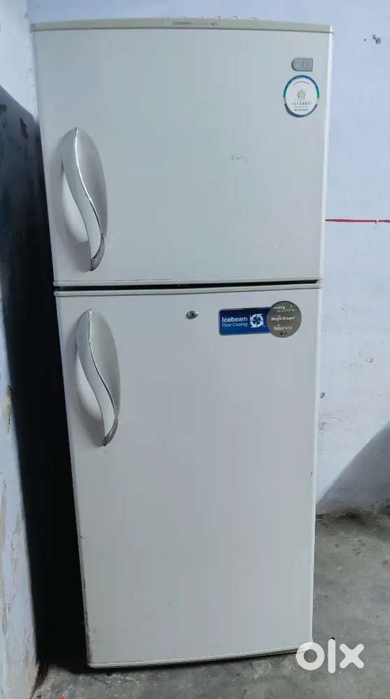REFRIGERATOR-FREEZER

MODEL No.: GR-S512QLC