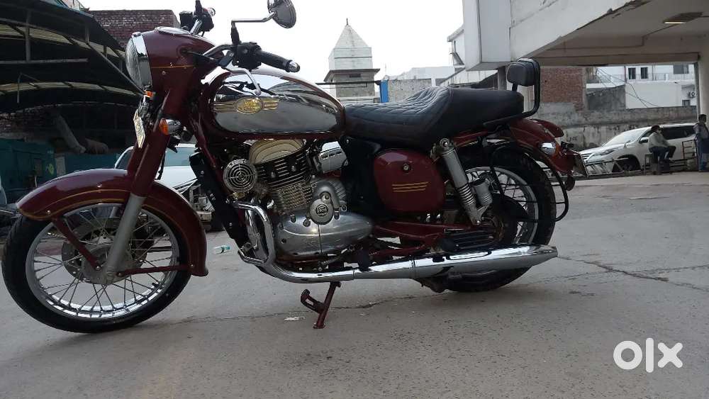 2019 Jawa Standard Red & Chrome – Like New, Grab this Classic Ride