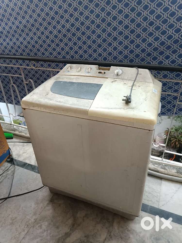 LG washing machine in working conditions