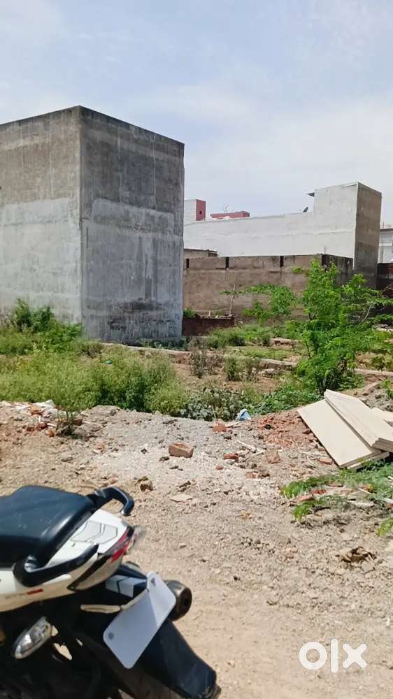 20*40 plot road 40ft farm4 airport road gwalior Brocker sampark na kre