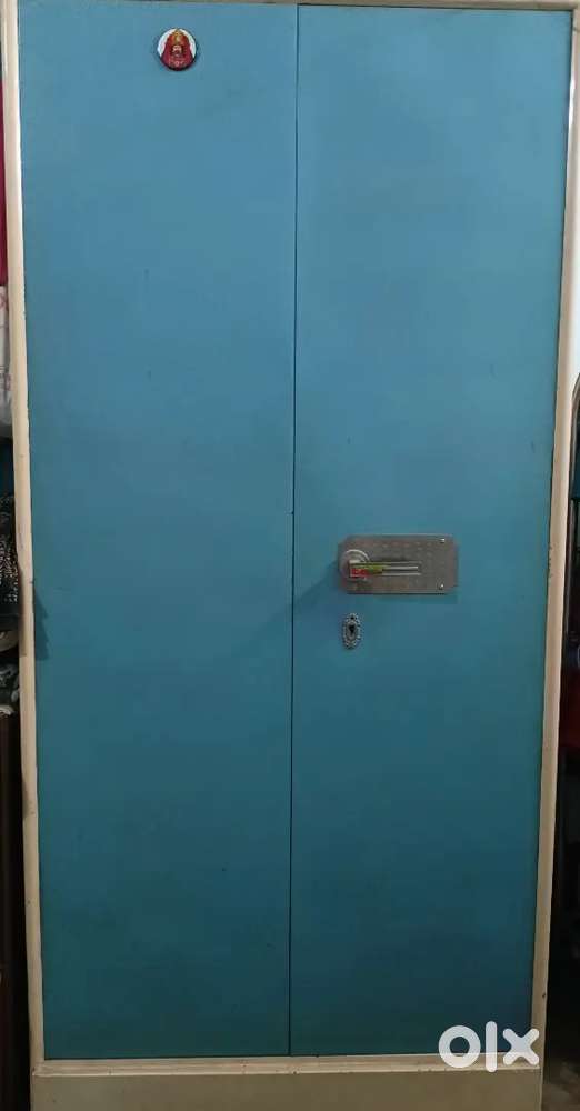 Well maintained newly conditioned almirah