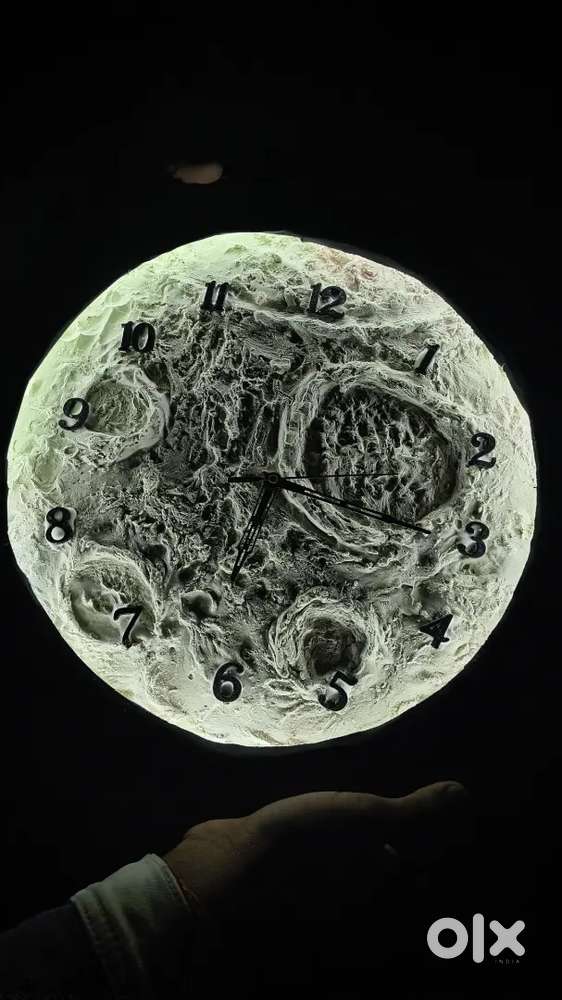 moon clock