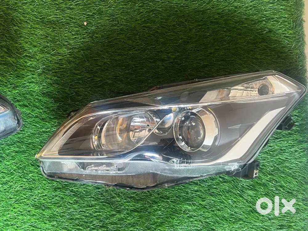 Ciaz zeta variant headlights (right & left)
