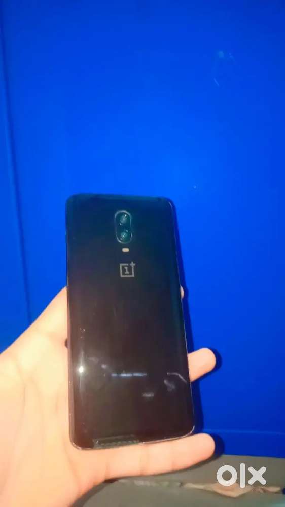 One plus 6t model black colour 6gb Ram 128gb